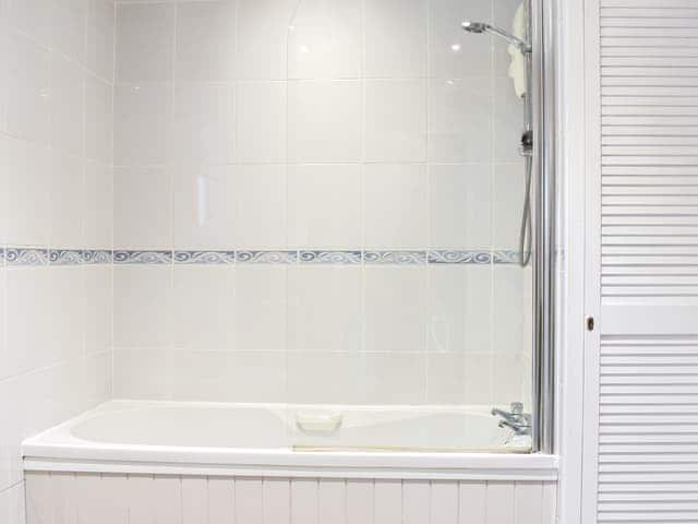 Bathroom | Sea Dog Cottage - White Horse Yard Cottages, Whitby