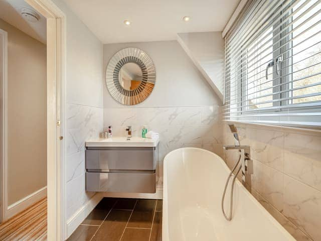 Bathroom | Brittons Hill Cottage, Kenardington, near Ashford