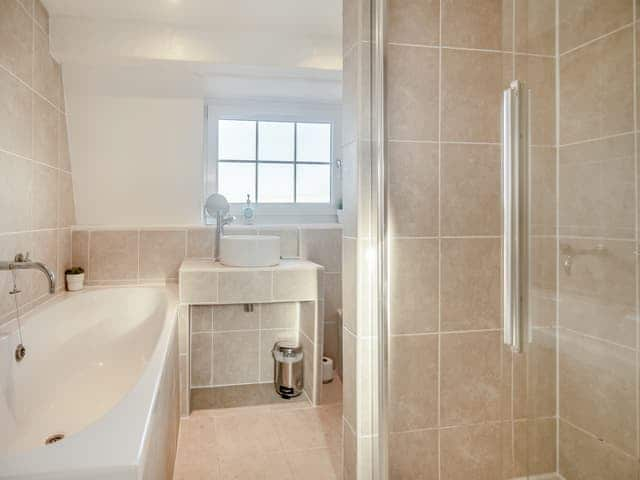 En-suite | Waimea House, Scarborough