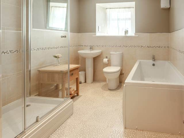 Family bathroom with separate shower cubicle | Oak Cottage - Ash and Oak Cottages, near Rothbury