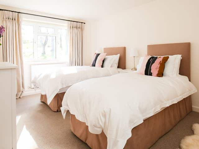 Twin bedroom | Canonteign Cottage, Christow