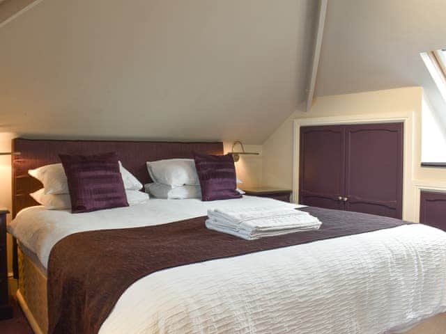 Family bedroom | Redcot Holiday Bungalow, Allostock, near Knutsford