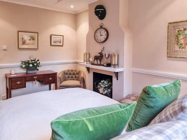 Double bedroom | The Victorian Lodge - Victorian Hideaways, Windsor