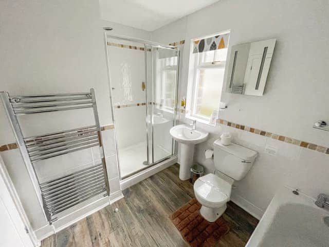 Bathroom | Driftwood Cottage, Newton-by-the-Sea, near Alnwick