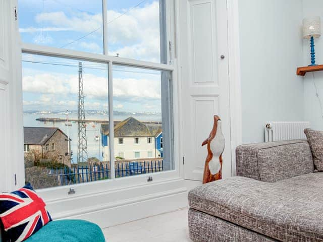 Living area | Quarterberth, Brixham