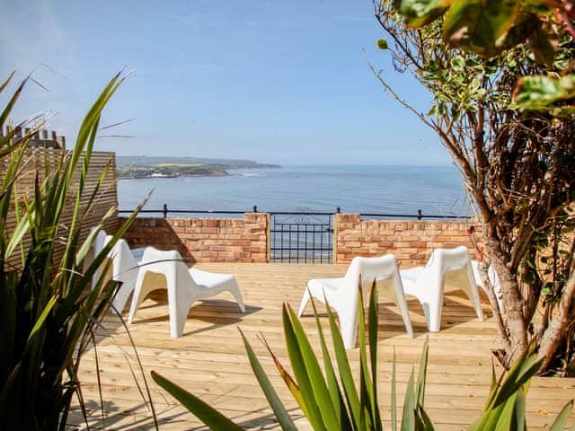 Sitting-out-area | Waimea House, Scarborough
