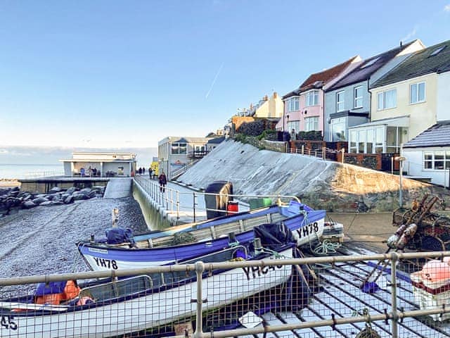 Surrounding area | Stones Throw Cottage, Sheringham