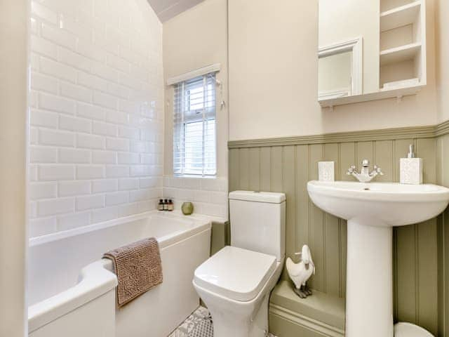 Bathroom | Pennypot Cottage, Kettlewell