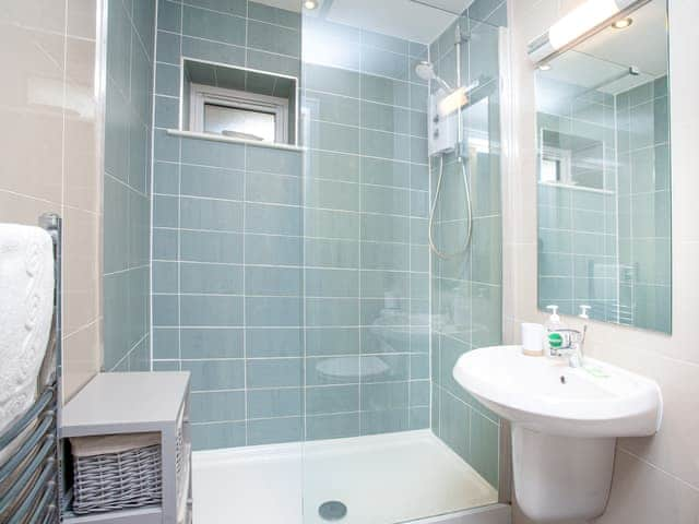 Shower room | Lapwing 1, Brixham