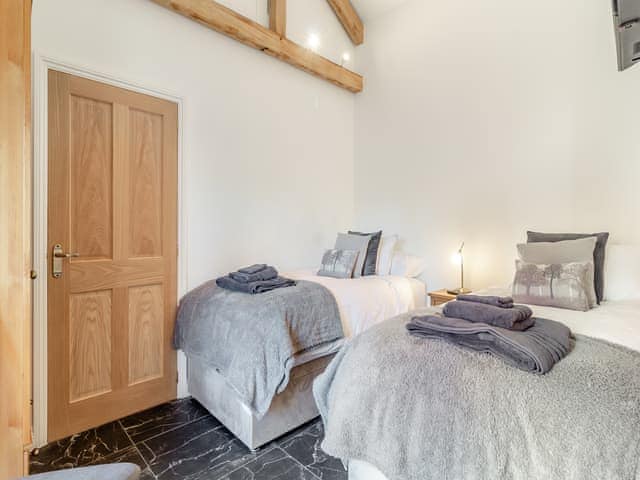 Twin bedroom | The Stables at Bell House - Bell House Escapes, Swanton Novers