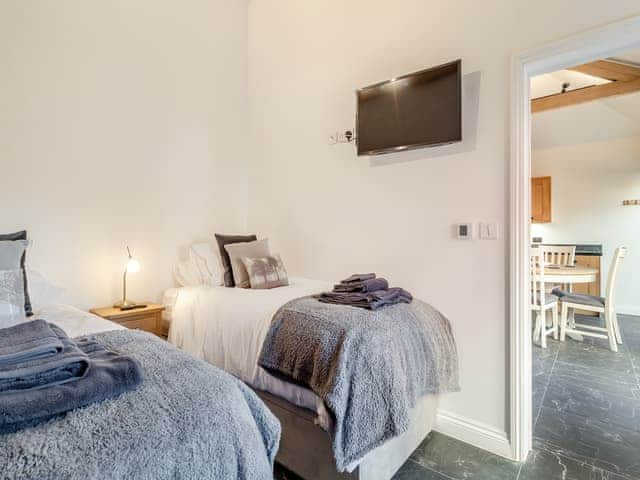 Twin bedroom | The Stables at Bell House - Bell House Escapes, Swanton Novers