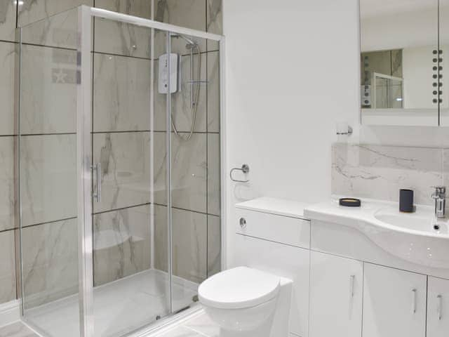 Shower room | The Farmhouse - Coastal Apartments, Winterton-on-Sea