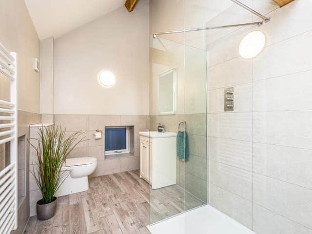 Shower room | Avocet - Gibraltar Barns, Skegness