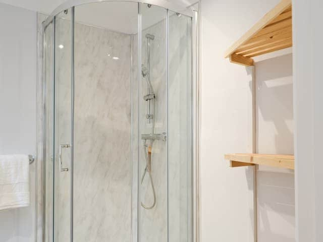 Shower room | Carolina Cottage - Colorado Cottages, Wilberfoss