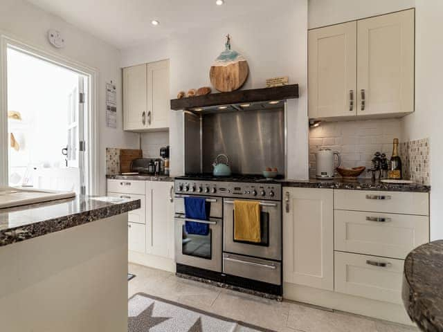 Kitchen/diner | Chandler&rsquo;s Cottage, West Mersea