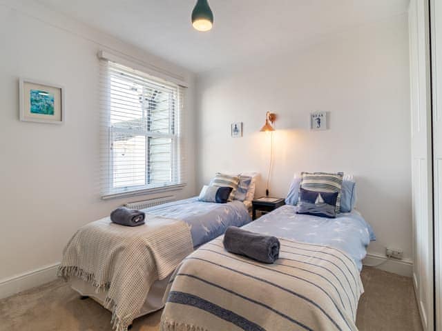 Twin bedroom | Chandler&rsquo;s Cottage, West Mersea