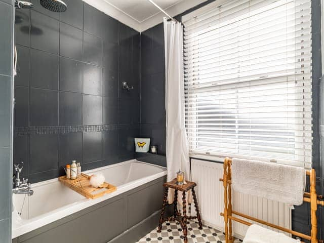 Bathroom | Chandler&rsquo;s Cottage, West Mersea