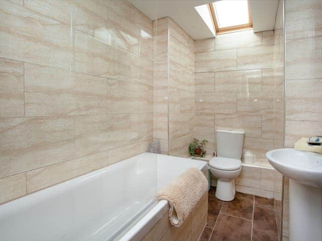 Bathroom | Olivers - Knowle Farm, Marhamchurch, near Bude