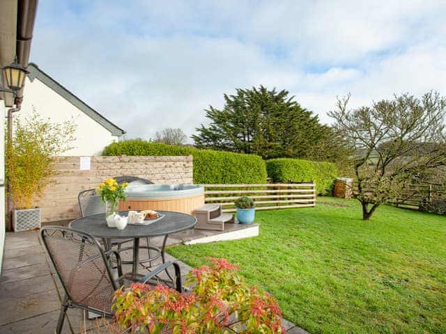 Garden | Olivers - Knowle Farm, Marhamchurch, near Bude