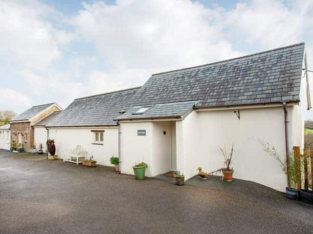 Parking | Olivers - Knowle Farm, Marhamchurch, near Bude