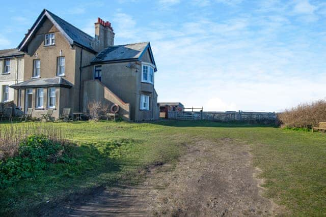 Exterior | Coastguard&rsquo;s Cottage, Weybourne