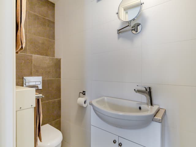 En-suite | Quince Cottage, Withiel, near Bodmin and Wadebridge