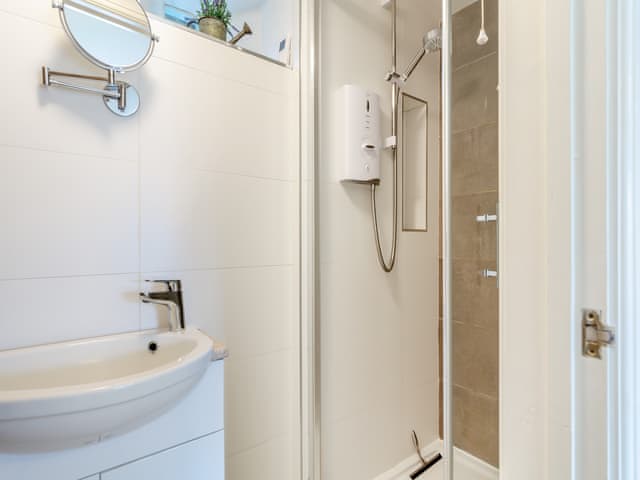 En-suite | Quince Cottage, Withiel, near Bodmin and Wadebridge