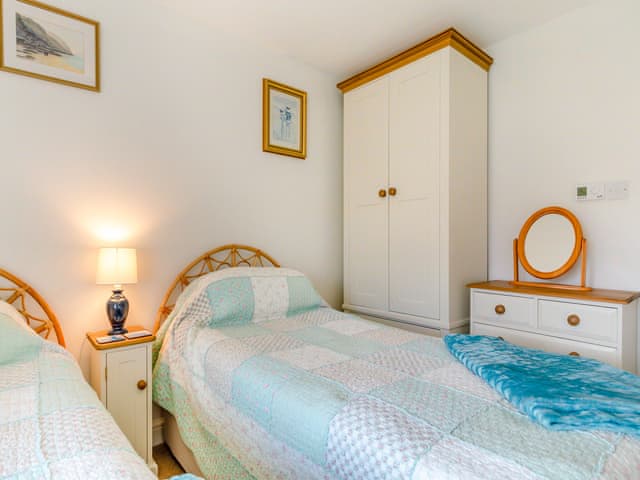 Twin bedroom | Quince Cottage, Withiel, near Bodmin and Wadebridge