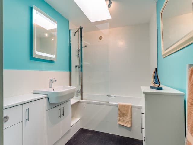 Bathroom | Quince Cottage, Withiel, near Bodmin and Wadebridge