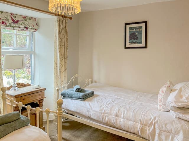 Twin bedroom | Jessamy Cottage, Bowness-on-Windermere