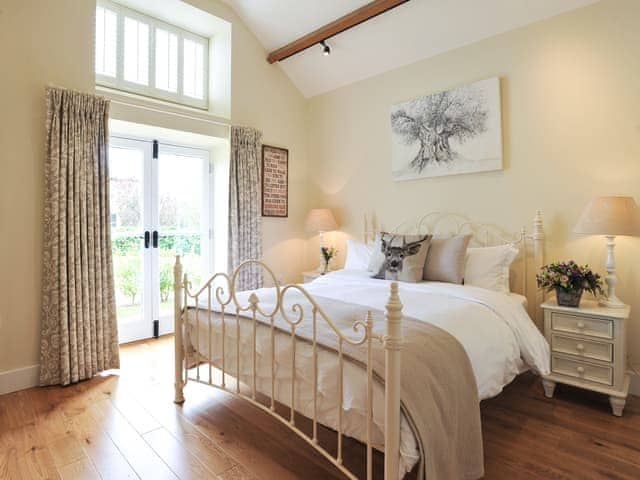 Double bedroom | Palomino Cottage - Brook Farmhouse Cottages, Brook, near Brighstone