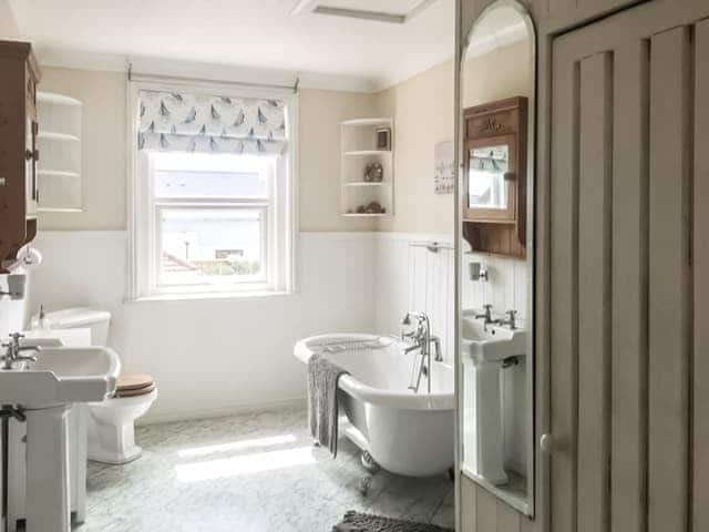 Bathroom | Selsmore Cottages, Hayling Island