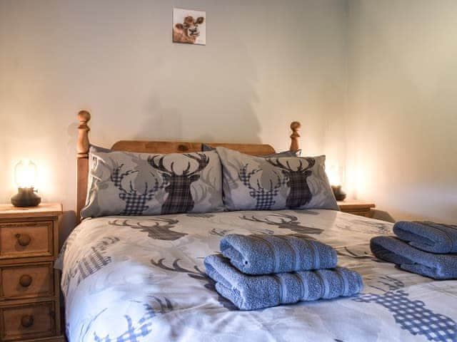 Double bedroom | Lathkill Cottage - Burton Manor Farm, Bakewell