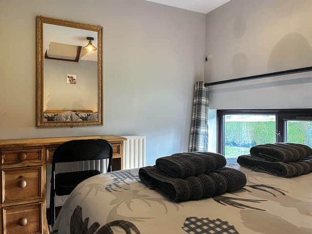 Double bedroom | Lathkill Cottage - Burton Manor Farm, Bakewell