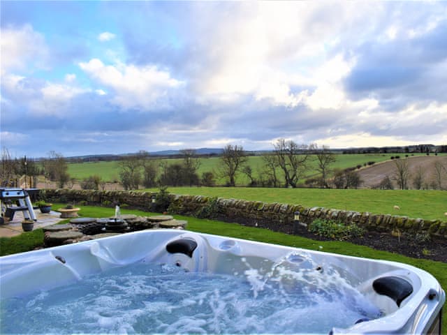Hot tub | The Old Farmhouse, Ancroft, near Berwick-upon-Tweed