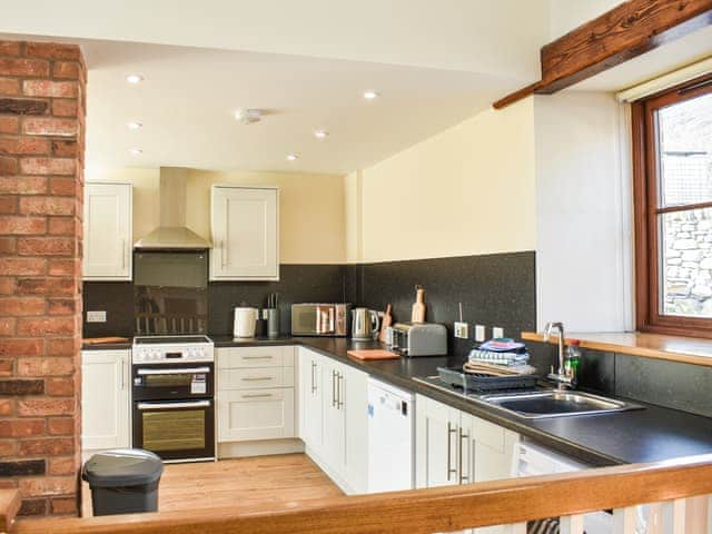 Kitchen/diner | Tarn Cottage - Lowside Farm, Troutbeck, nr Keswick