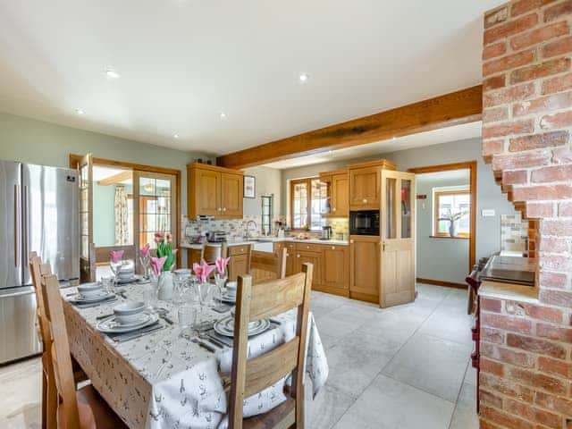 Kitchen/diner | The Farm House - Quarry Hill Farm, Shipton-Under-Wychwood