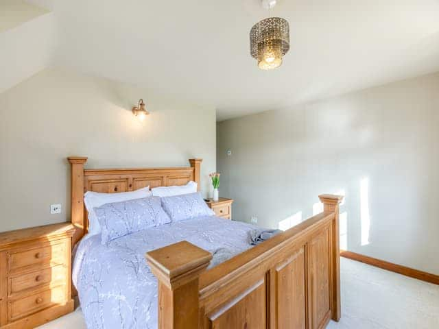 Double bedroom | The Farm House - Quarry Hill Farm, Shipton-Under-Wychwood