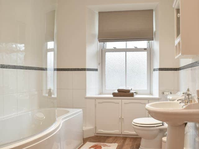 Bathroom | Park Road Cottage, Windermere