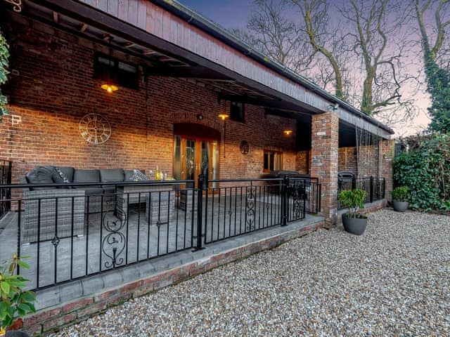 Sitting-out-area | Barn House, Friskney, near Skegness