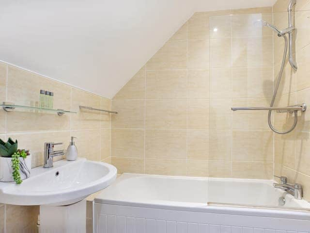 Bathroom | Minsters Reach Apartment Three - York Boutique Lets, York