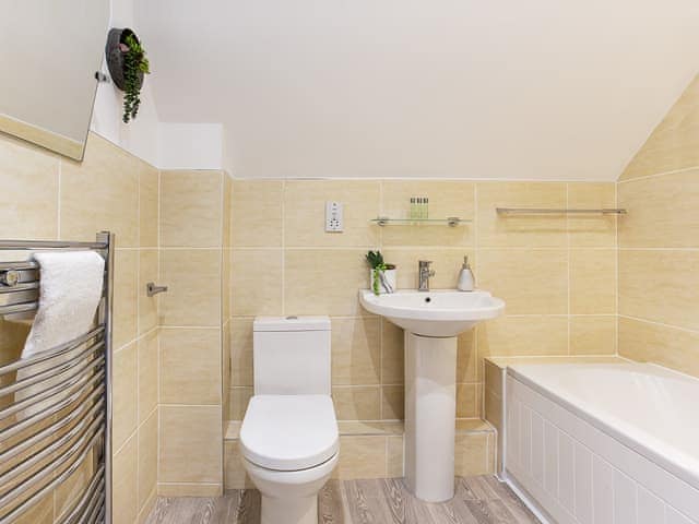 Bathroom | Minsters Reach Apartment Three - York Boutique Lets, York