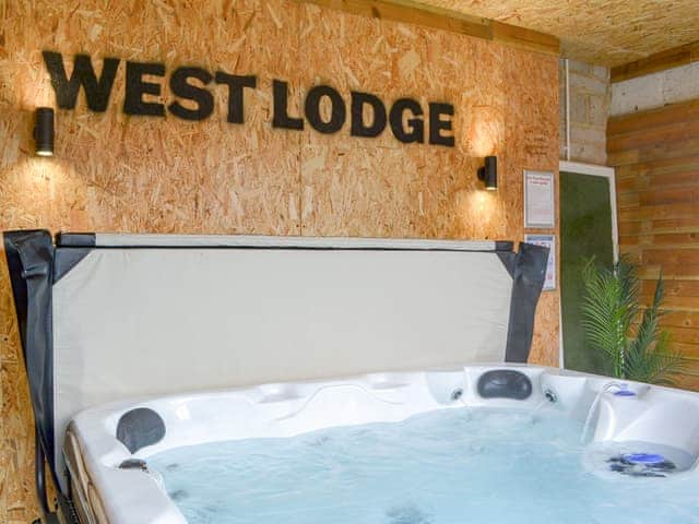 Hot tub | West Lodge, Bridlington