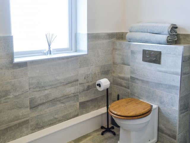 Shower room | Valhallah Cottage Retreat, South Broomhill, near Amble