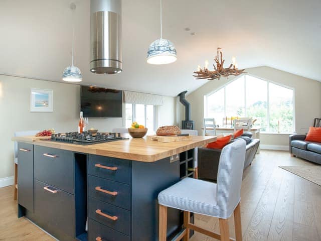 Kitchen area | Meadowside, St Mawes