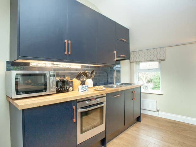 Kitchen area | Meadowside, St Mawes