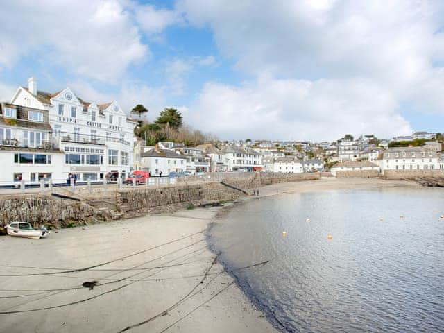 Surrounding area | Meadowside, St Mawes