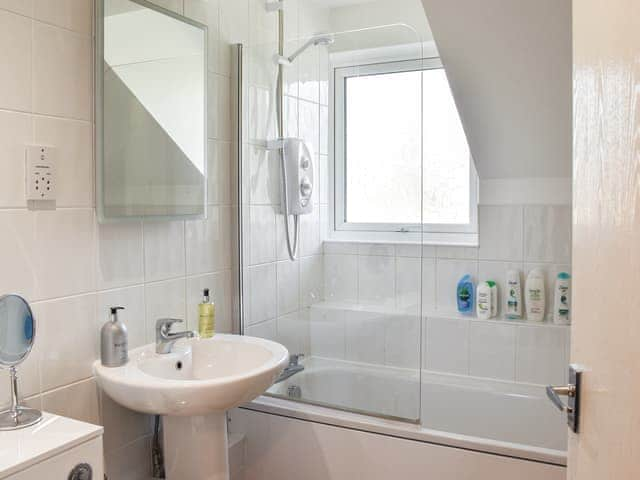 Bathroom | Sheep&rsquo;s View Cottage, Eastbourne