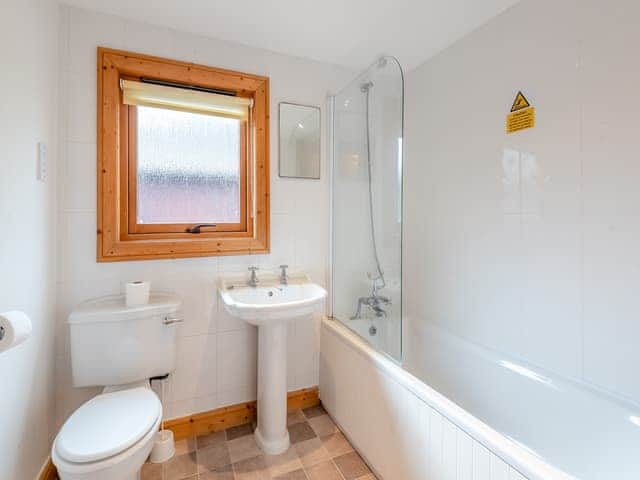 Bathroom | Holly Lodge - Wold Lodge Leisure, Kenwick, near Louth