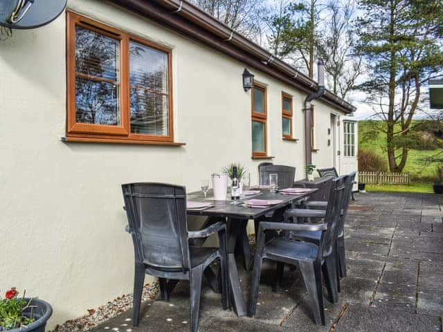 Sitting-out-area | Lowena, Davidstow, near Camelford